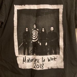 L- Motionless in White Final Warped Tour 2018 Tee